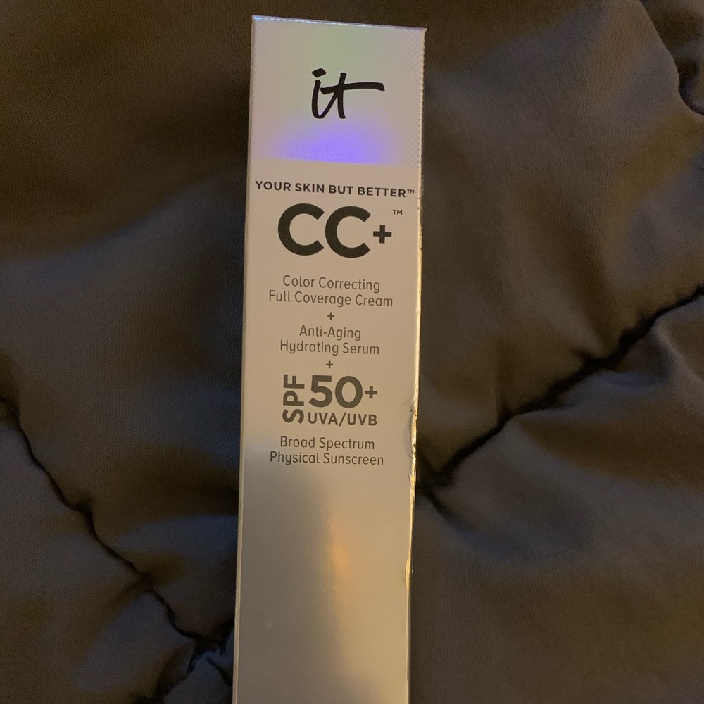IT Cosmetics CC Cream - Light - New